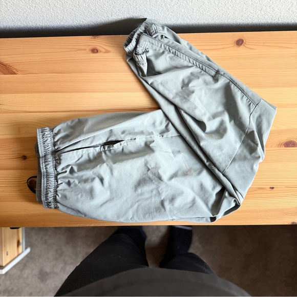 Nike Dri-FIT Challenger Woven Running Pants • Men’s M • Gray • Joggers - Picture 5 of 11